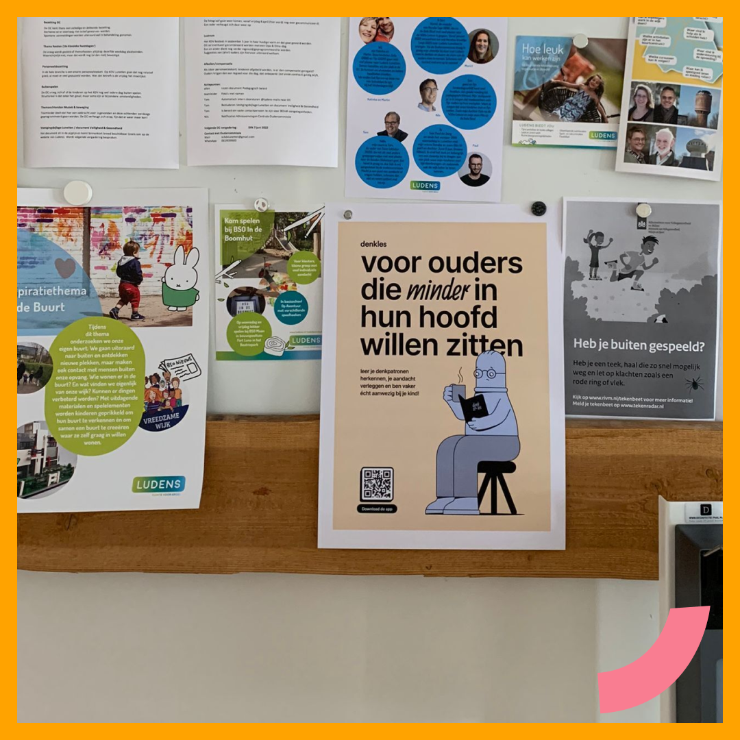 foto van prikbord met poster